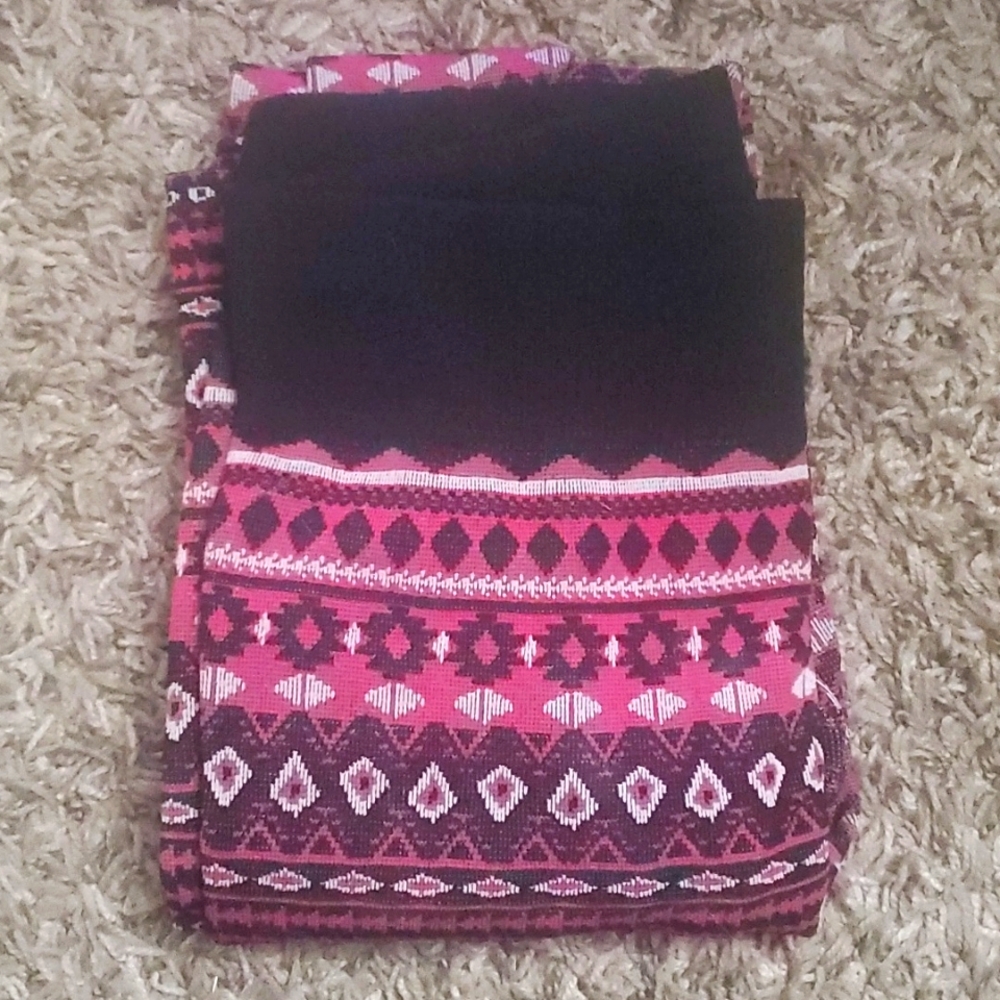 Pink Tribal Design Leggings